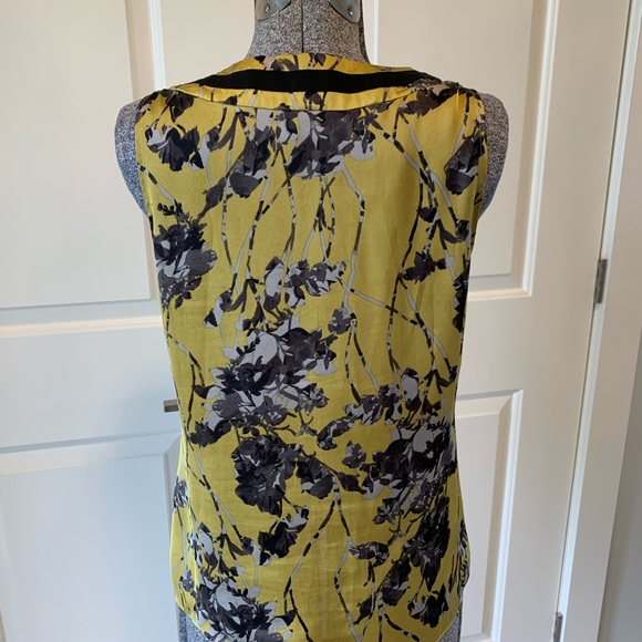 Ann Klein sleeveless blouse - Picture 3 of 6